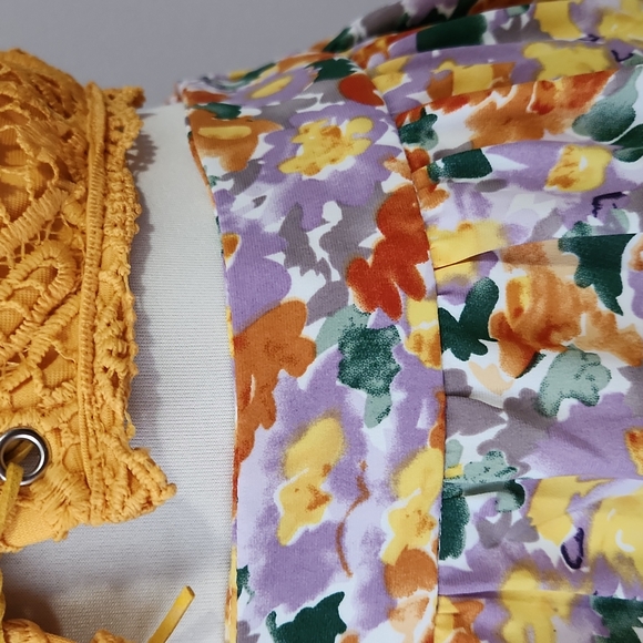 SOLD - Floral midi skirt - Picture 2 of 3